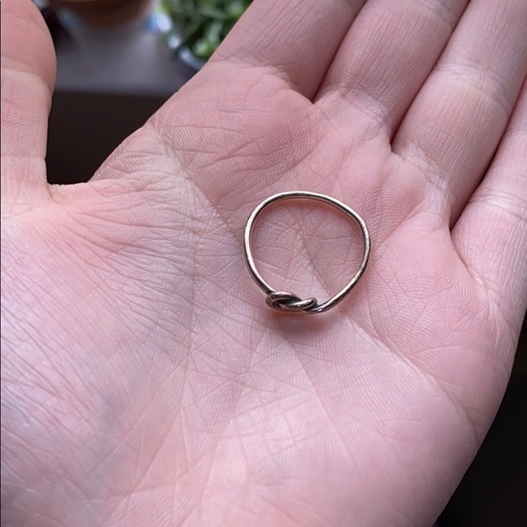Knot ring - Picture 3 of 3